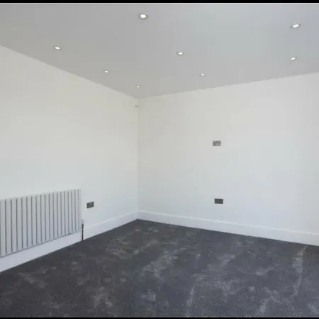 White House Villa Leeds (West Yorkshire)